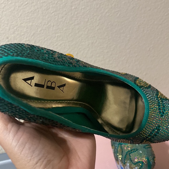 Alba Heels size 9 - Picture 13 of 16